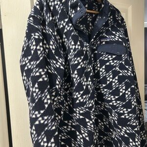 Patagonia Navy and White Patterned Synchilla